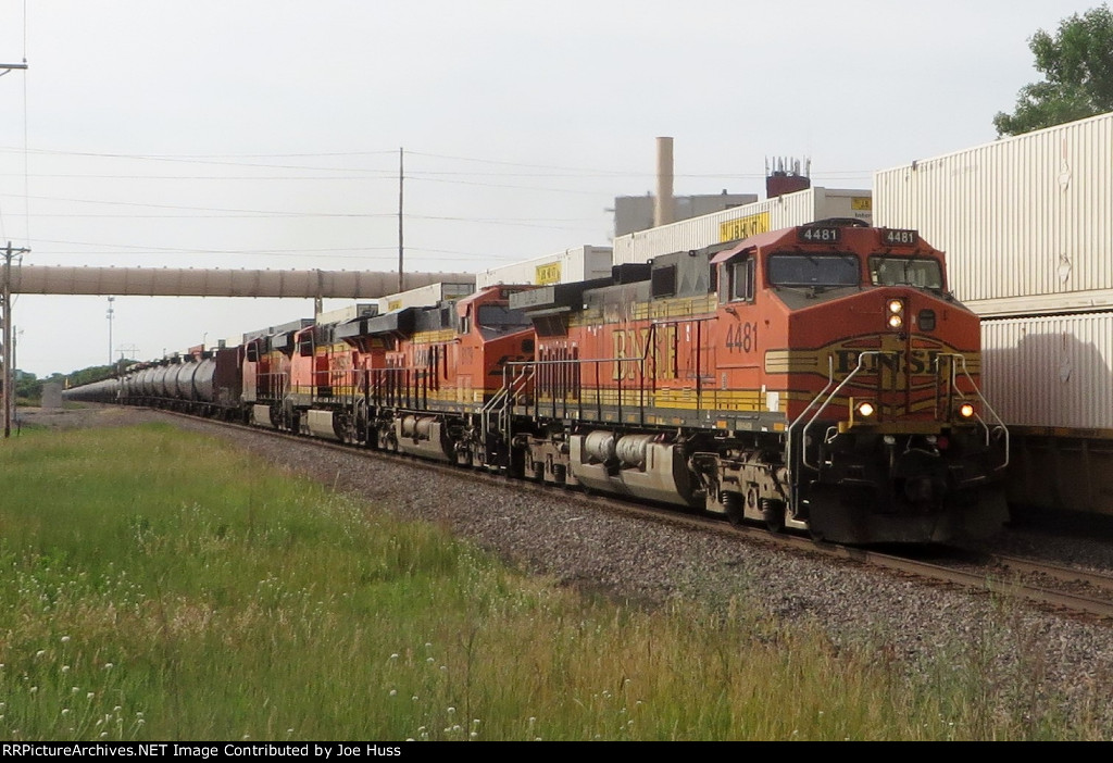 BNSF 4481 West